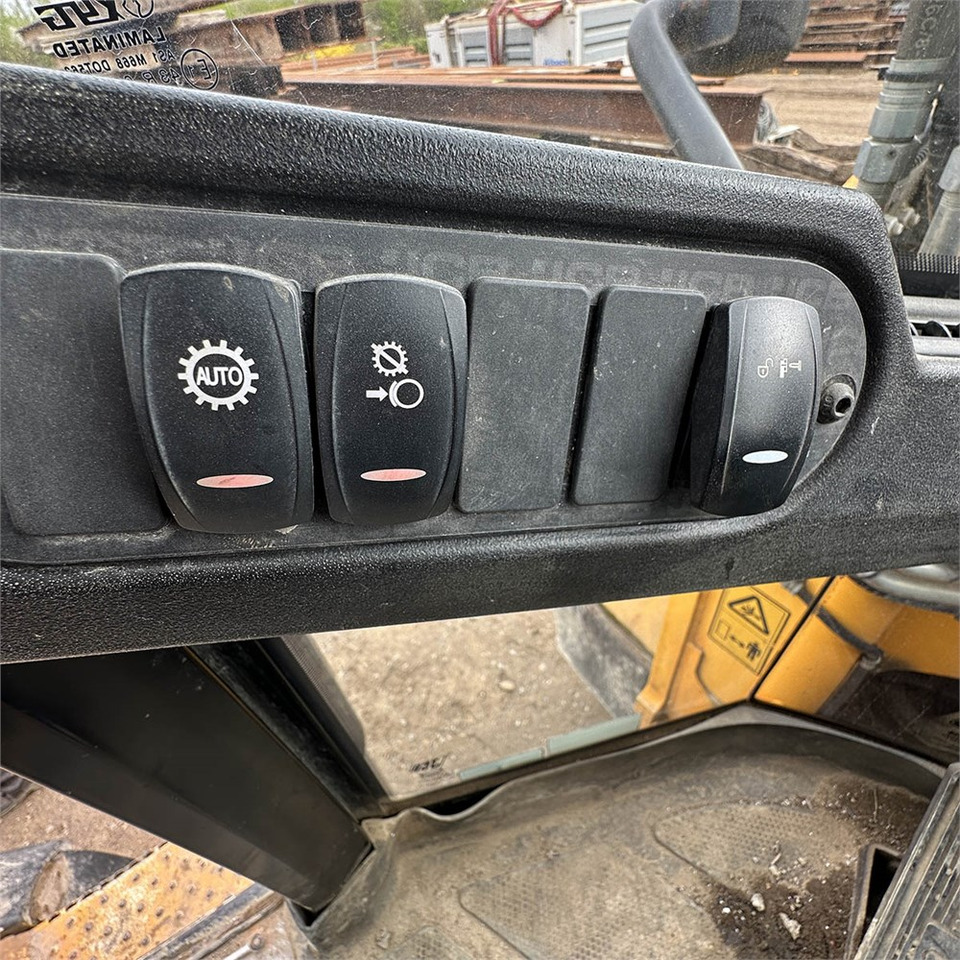 Wheel loader JCB 437 HT: picture 21