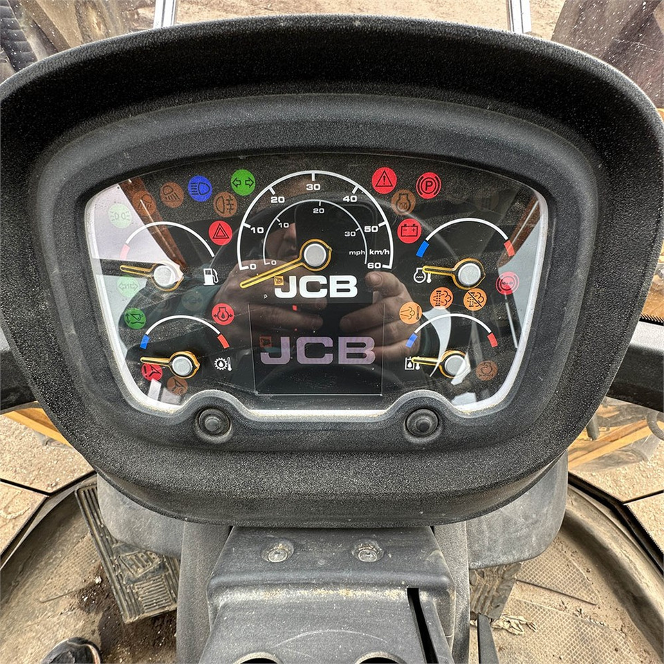 Wheel loader JCB 437 HT: picture 20