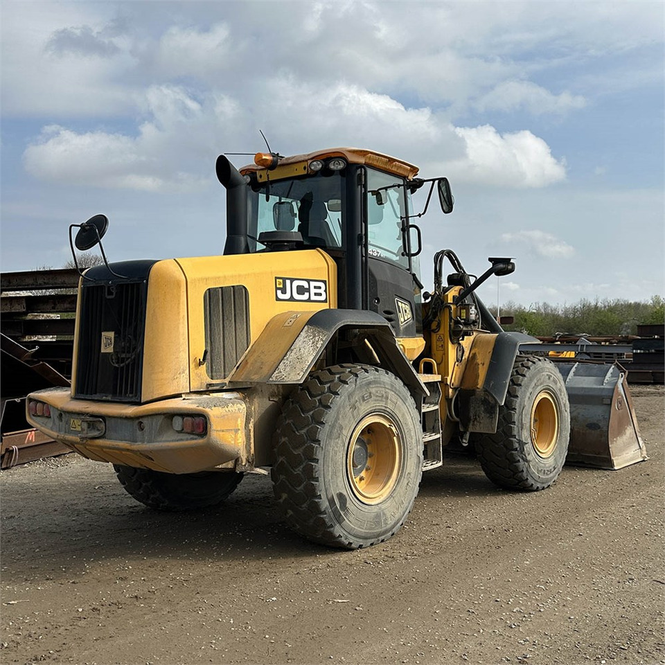 Wheel loader JCB 437 HT: picture 6