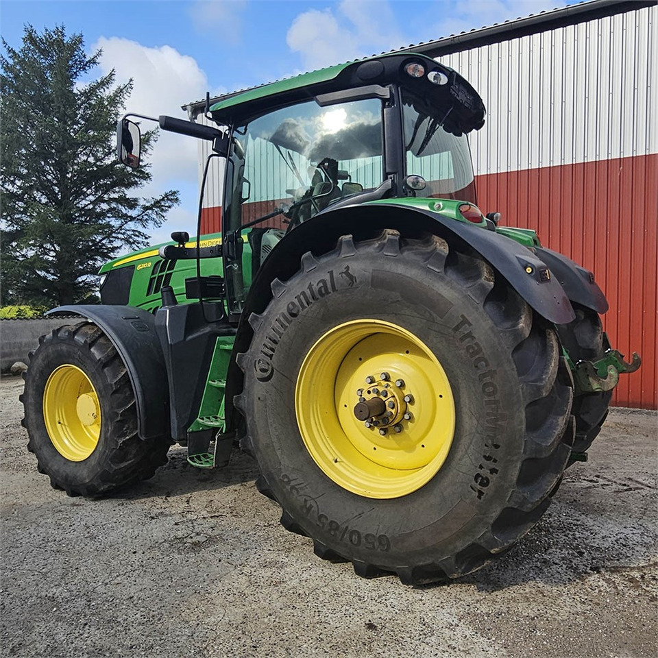 John Deere 6210 R - Farm tractor: picture 3 John Deere 6210 R - Farm tractor: picture 3