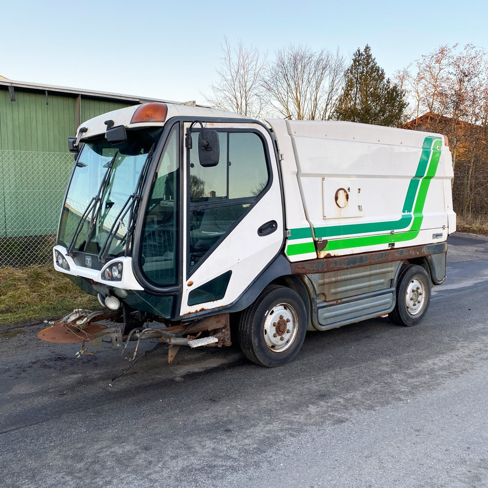 Johnston CN 400 - Road sweeper: picture 1 Johnston CN 400 - Road sweeper: picture 1