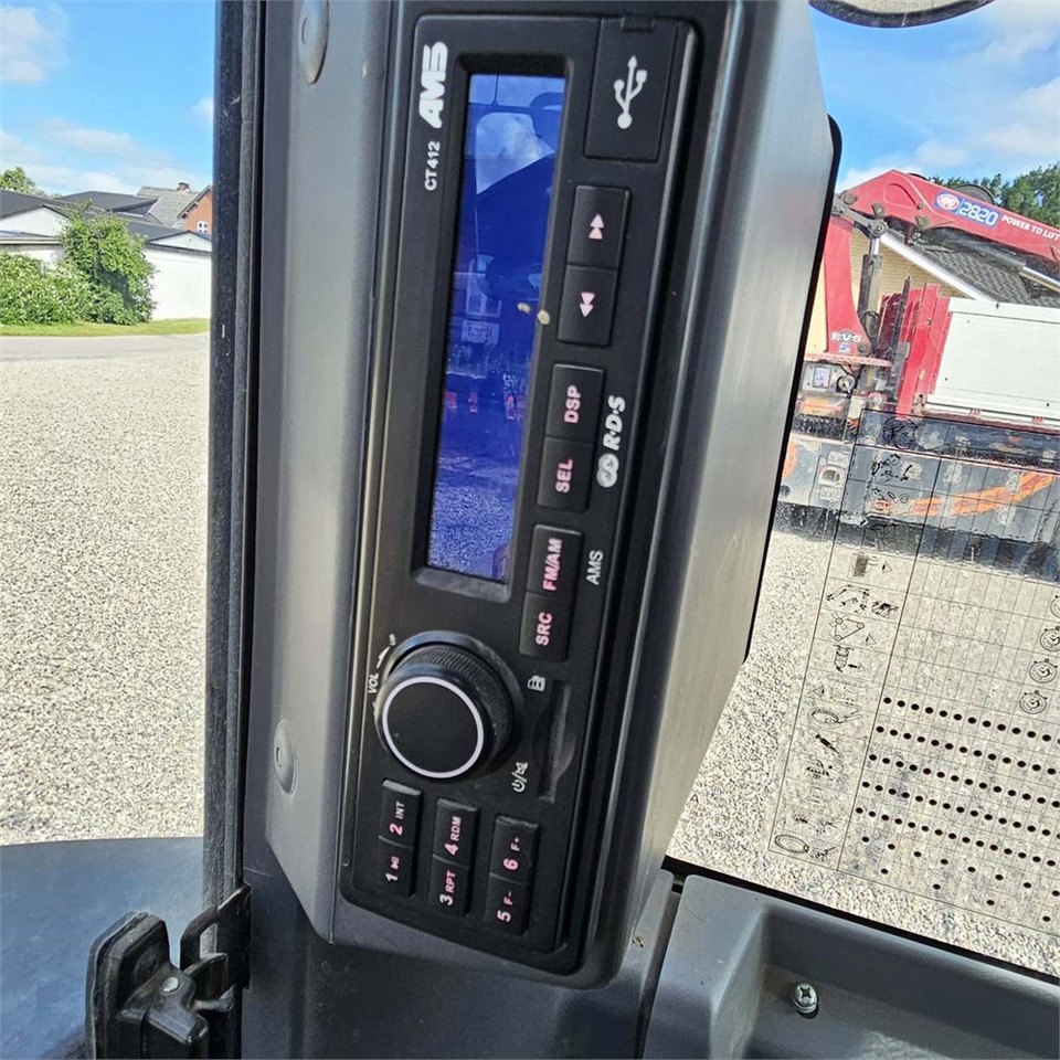 Mini excavator Kubota KX057-4: picture 16