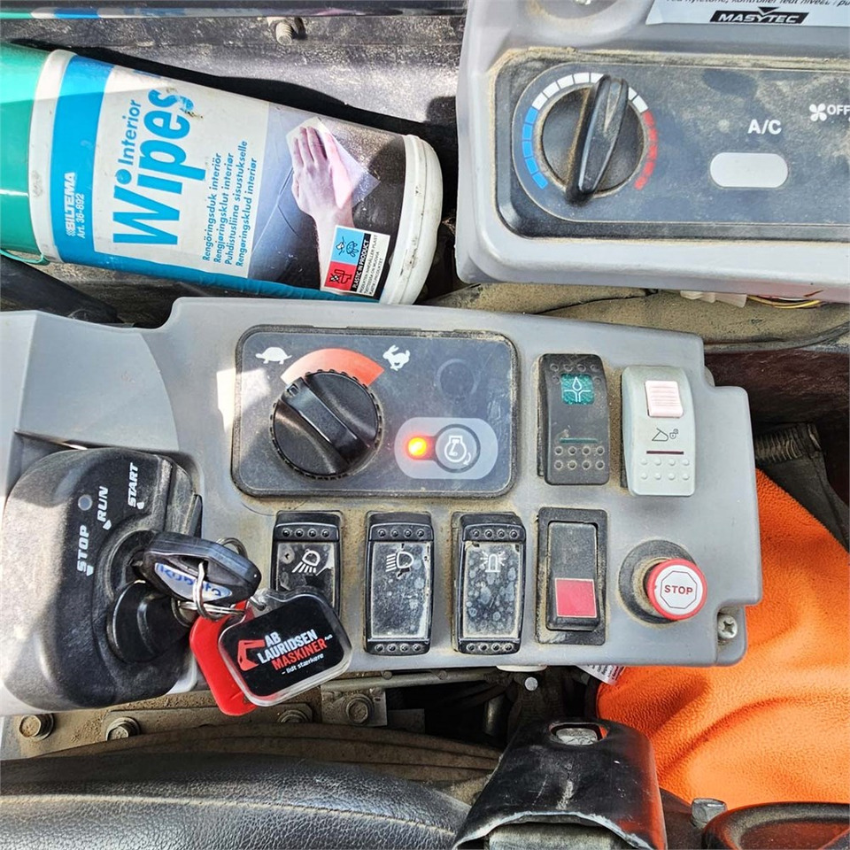 Mini excavator Kubota KX057-4: picture 14