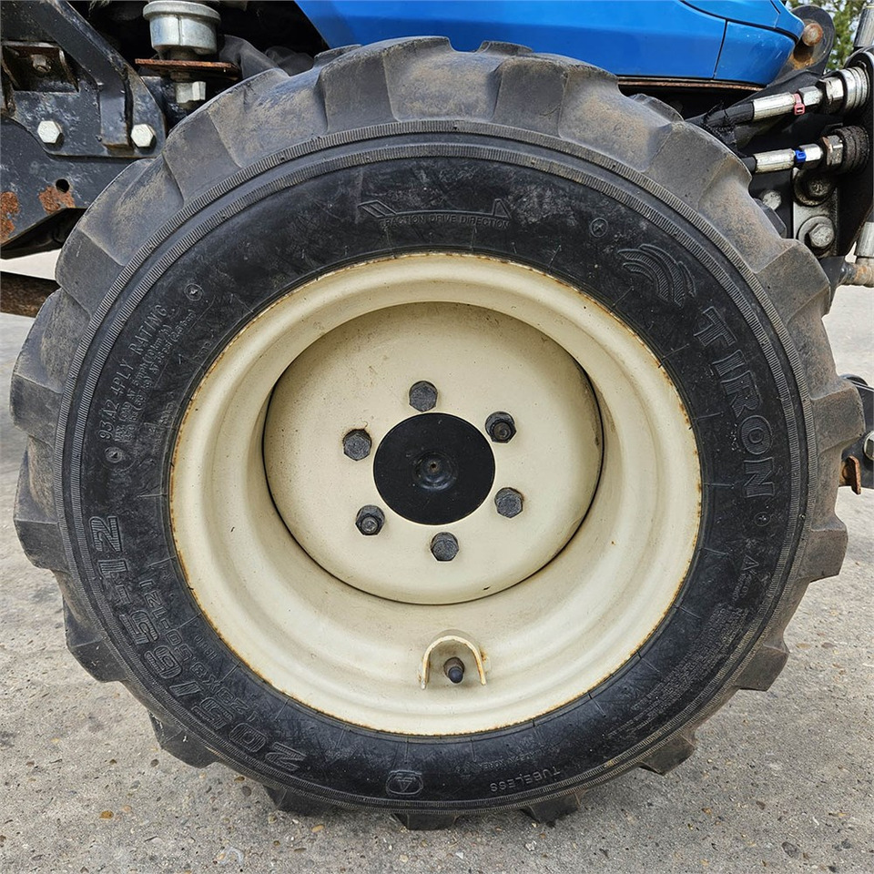 Municipal tractor LS Mtron Ls J27HST: picture 39