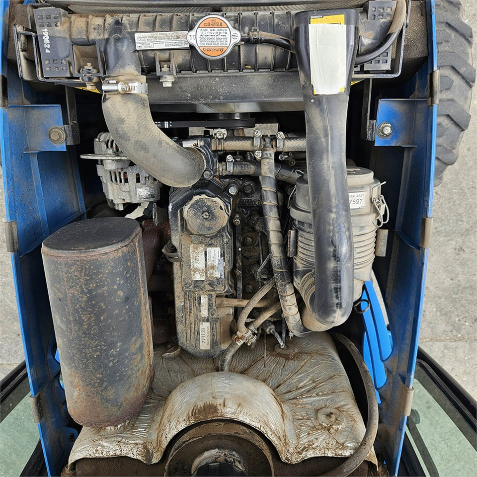 Municipal tractor LS Mtron Ls J27HST: picture 32