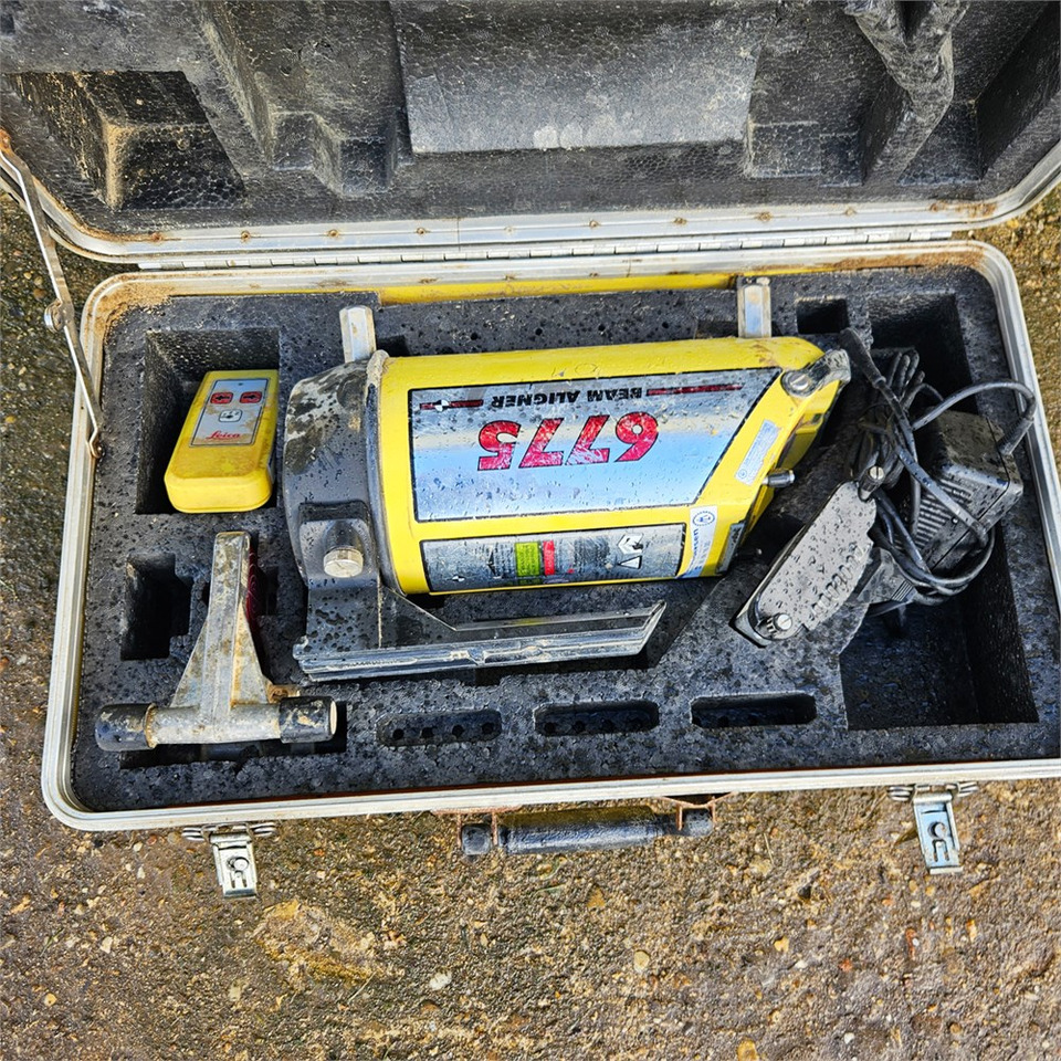 Leica 6775 - Construction equipment: picture 4 Leica 6775 - Construction equipment: picture 4