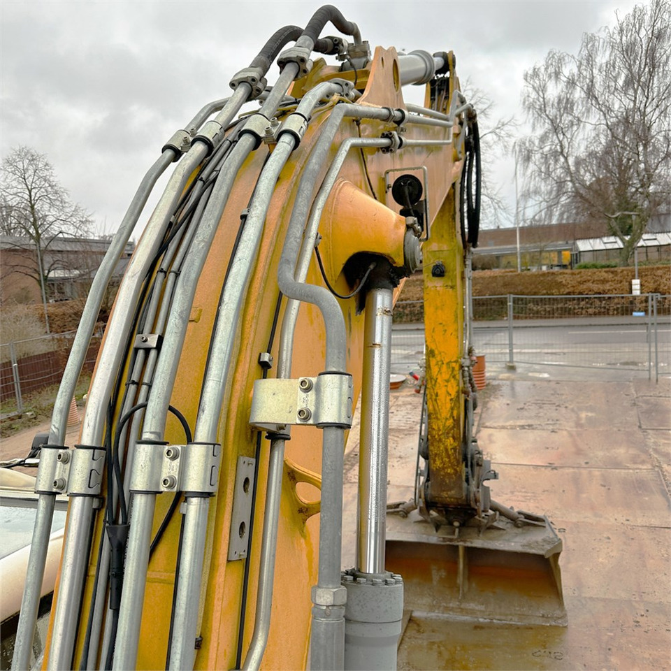 Crawler excavator Liebherr R924 WLC: picture 33