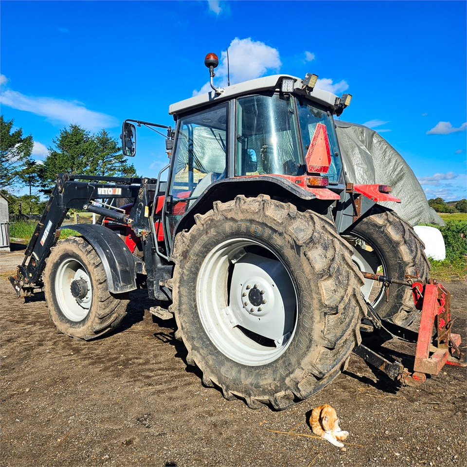 Massey Ferguson 4270 - Farm tractor: picture 3 Massey Ferguson 4270 - Farm tractor: picture 3