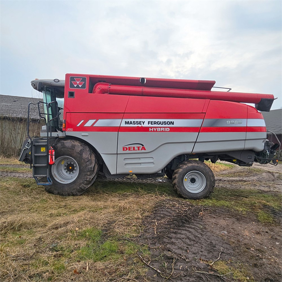 Massey Ferguson 9280 Hybrid - Harvester: picture 2 Massey Ferguson 9280 Hybrid - Harvester: picture 2