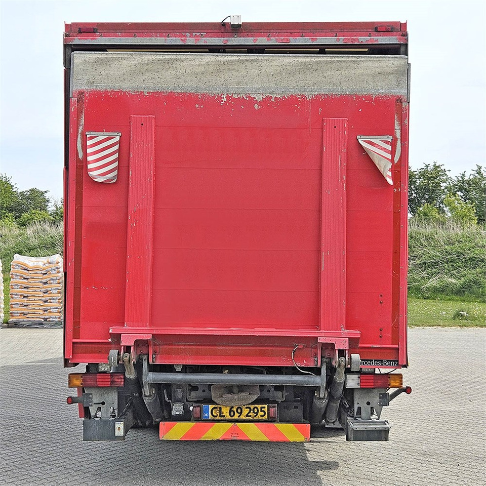 Mercedes Actros 2541 - Box truck: picture 4 Mercedes Actros 2541 - Box truck: picture 4