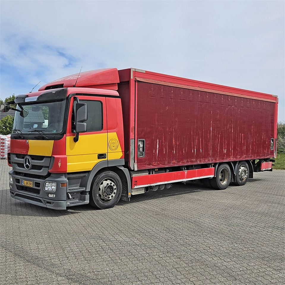 Mercedes Actros 2541 - Box truck: picture 1 Mercedes Actros 2541 - Box truck: picture 1