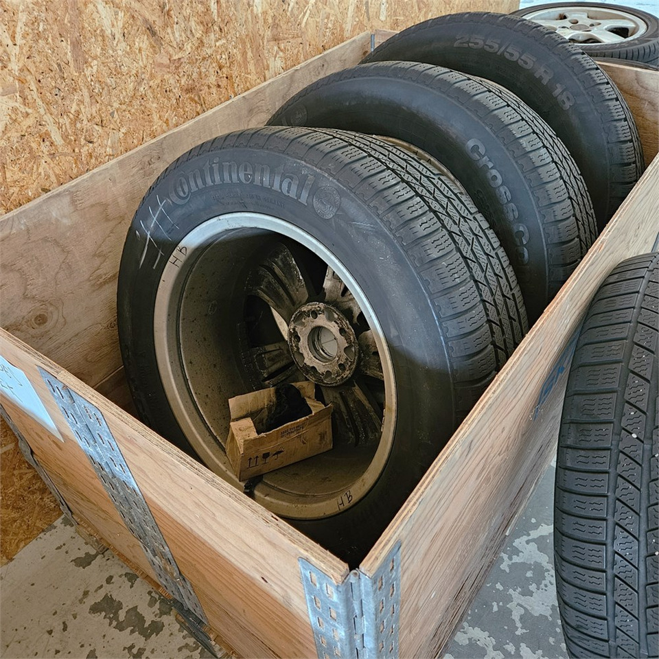 Mercedes ML320 - 255/55R18 - Wheel and tire package: picture 5 Mercedes ML320 - 255/55R18 - Wheel and tire package: picture 5