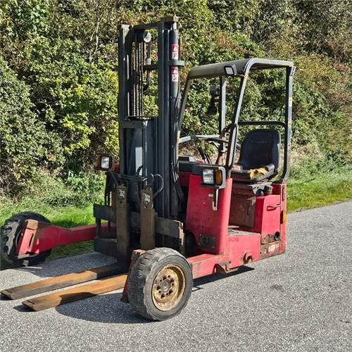 Moffett M4 25.3 - Truck mounted forklift: picture 4 Moffett M4 25.3 - Truck mounted forklift: picture 4