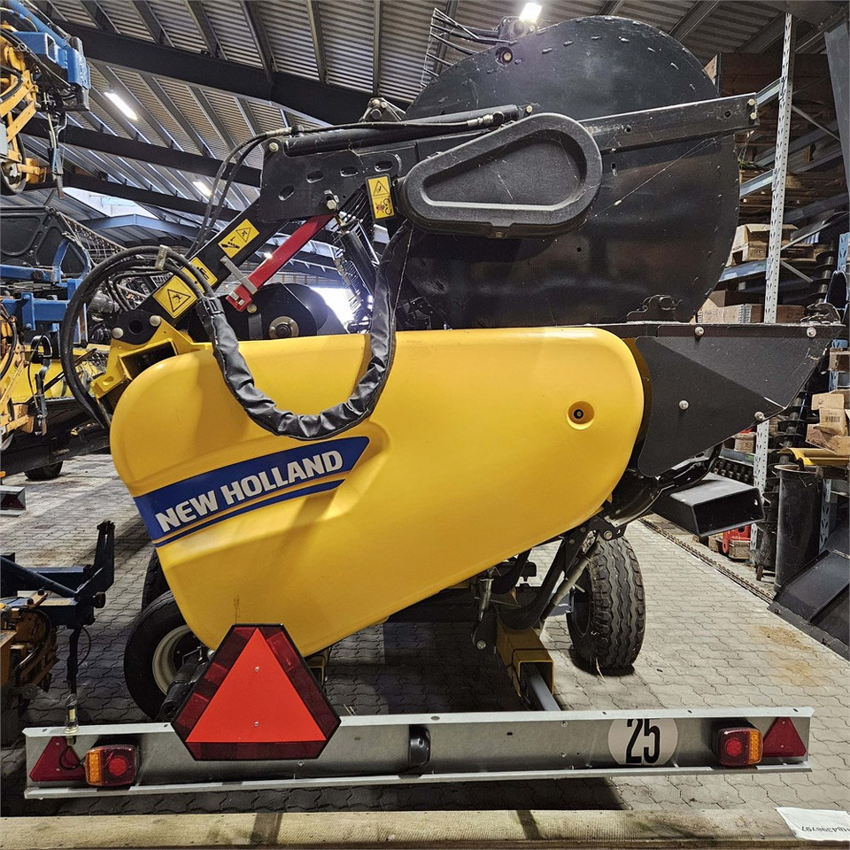 New Holland CT14 - Harvester: picture 5 New Holland CT14 - Harvester: picture 5