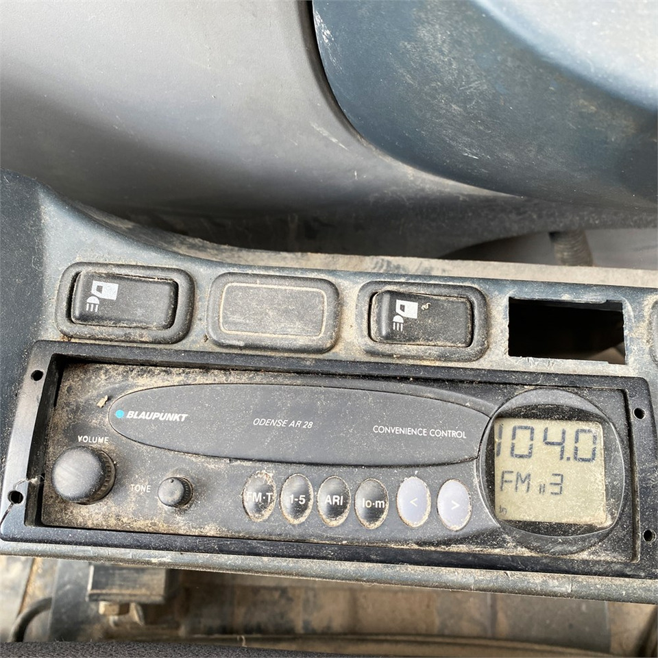 Crawler excavator New Holland E 265 B: picture 13