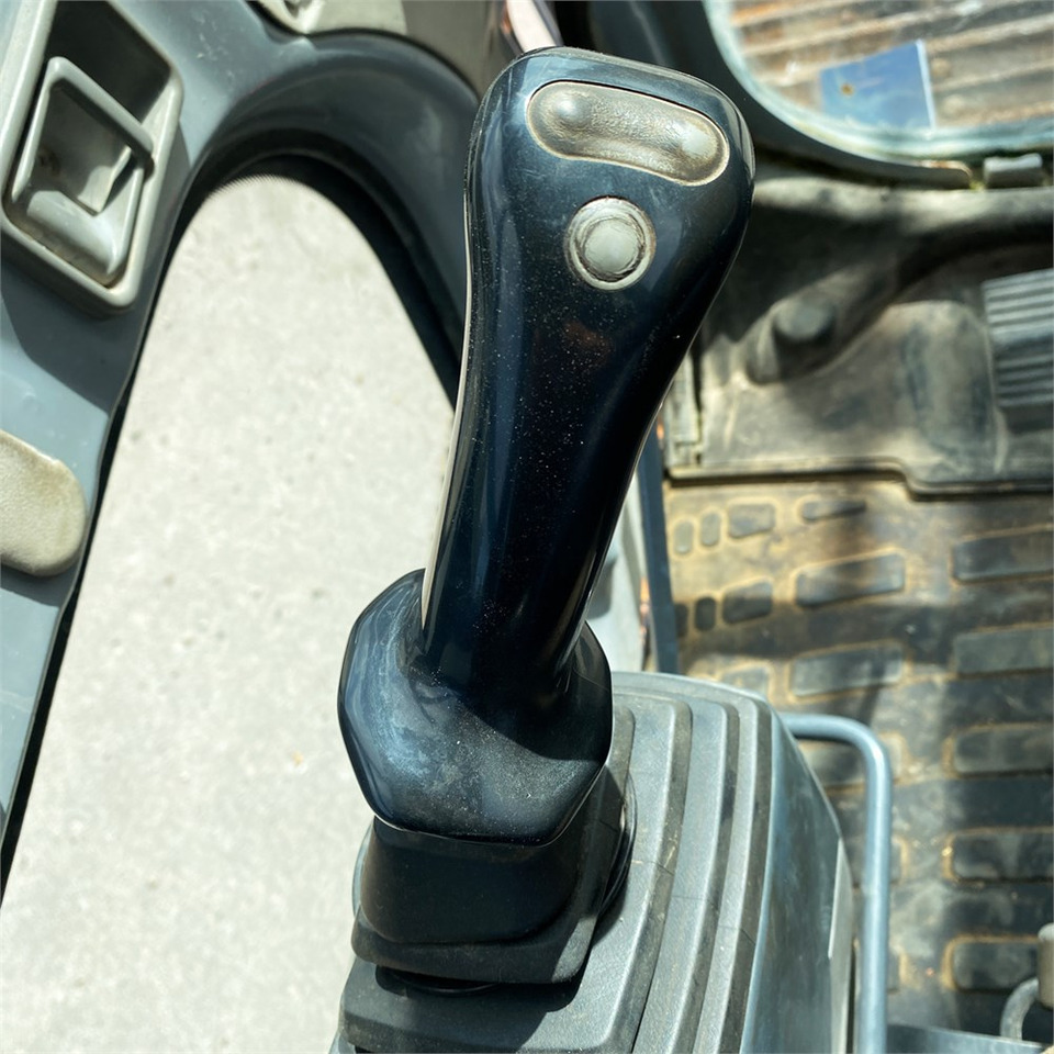 Crawler excavator New Holland E 265 B: picture 11