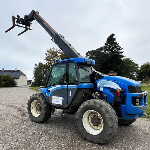 New Holland LM435 A - Telescopic handler: picture 1 New Holland LM435 A - Telescopic handler: picture 1