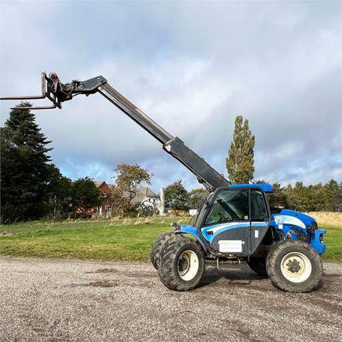 New Holland LM435 A - Telescopic handler: picture 2 New Holland LM435 A - Telescopic handler: picture 2