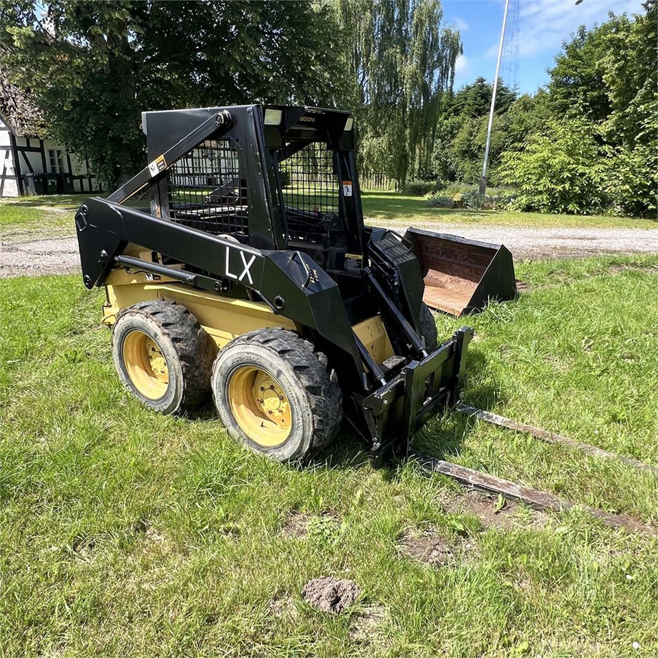 New Holland LX465 - Skid steer loader: picture 2 New Holland LX465 - Skid steer loader: picture 2