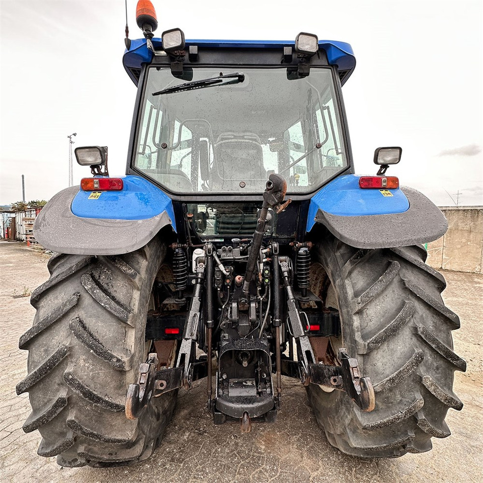 New Holland TM140 - Farm tractor: picture 5 New Holland TM140 - Farm tractor: picture 5