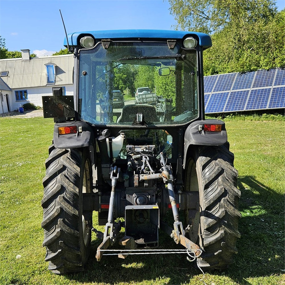 New Holland TN55D - Farm tractor: picture 4 New Holland TN55D - Farm tractor: picture 4
