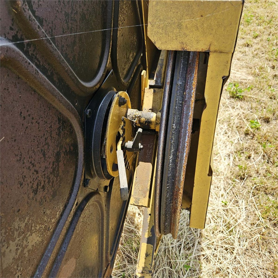 Harvester New Holland TX68: picture 49