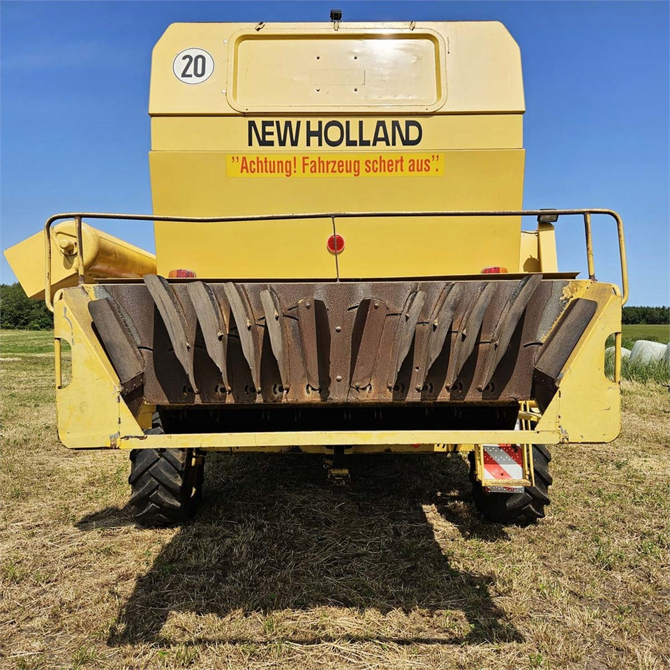 Harvester New Holland TX68: picture 7