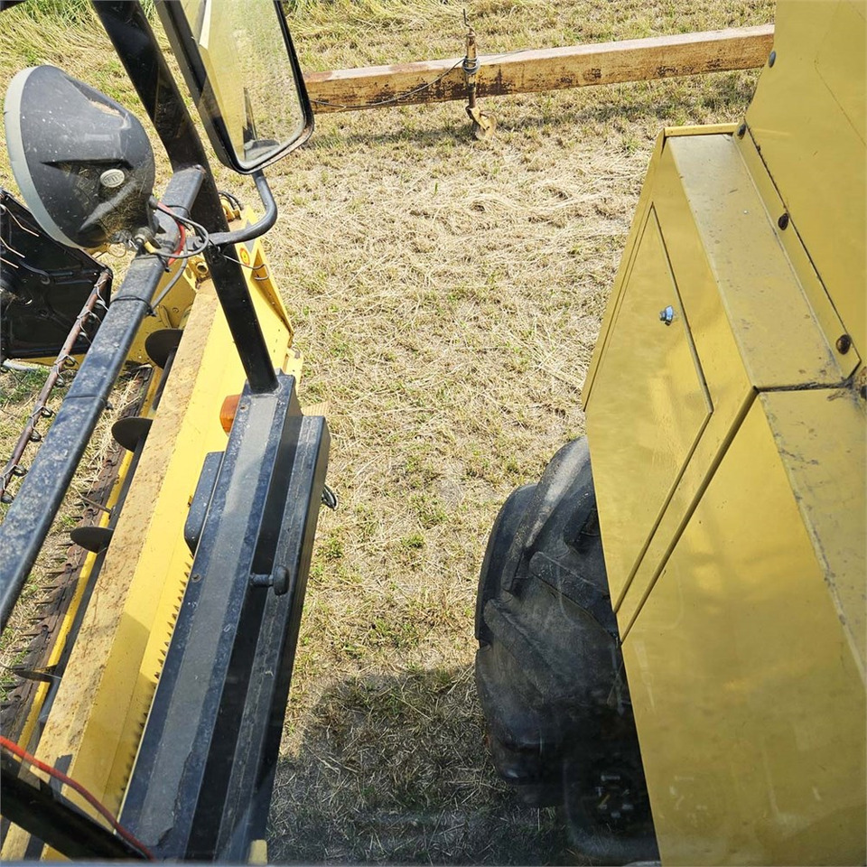 Harvester New Holland TX68: picture 23