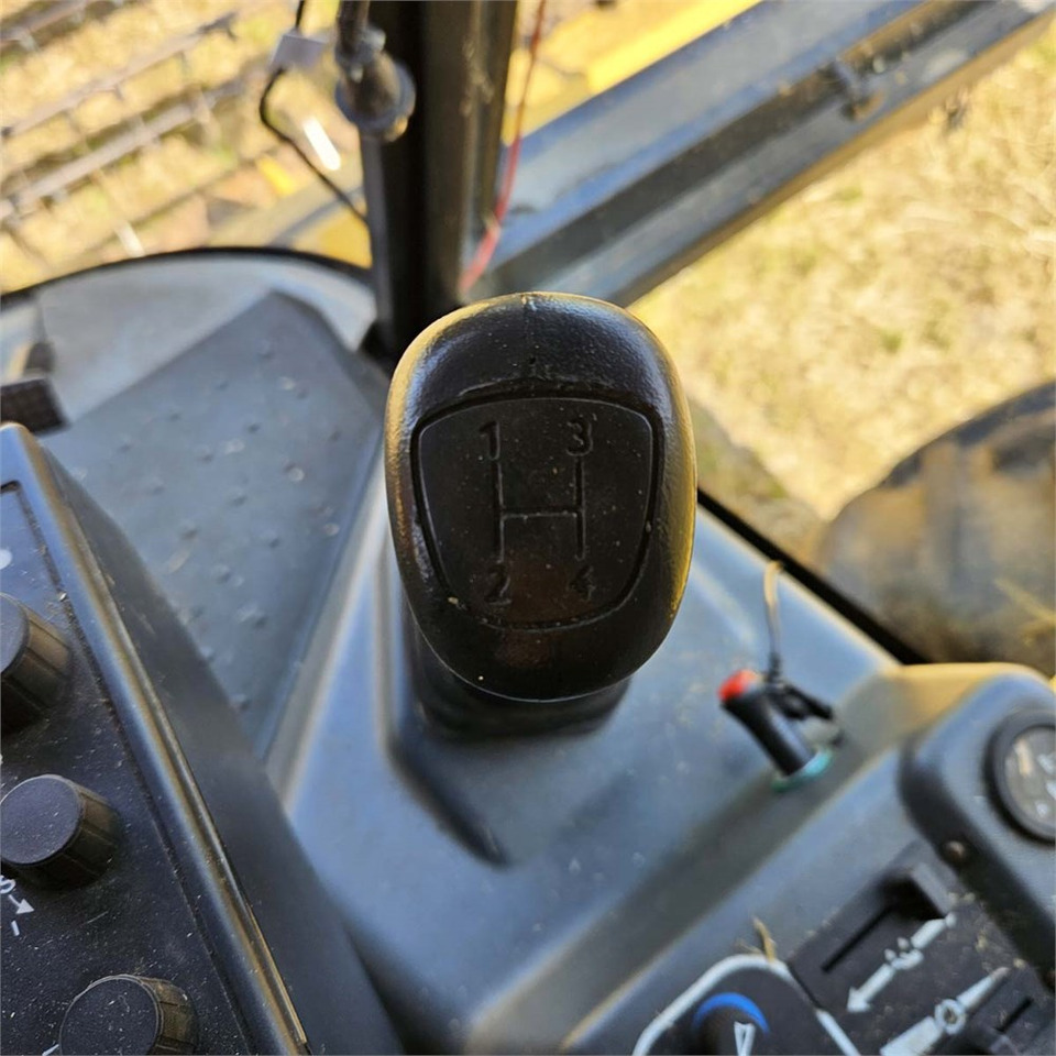 Harvester New Holland TX68: picture 16