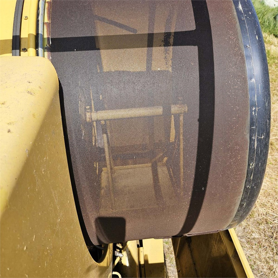 Harvester New Holland TX68: picture 38