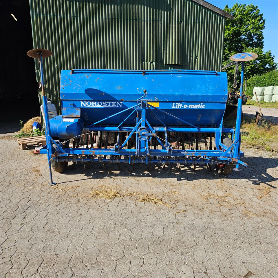 Nordsten Lift-o-Matic 2,5 - Sowing equipment: picture 3 Nordsten Lift-o-Matic 2,5 - Sowing equipment: picture 3