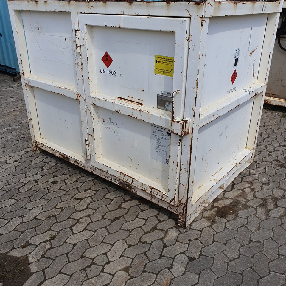 Roug A/S 2000 liter - Storage tank: picture 1 Roug A/S 2000 liter - Storage tank: picture 1
