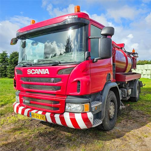 Vacuum truck Scania P250: picture 7