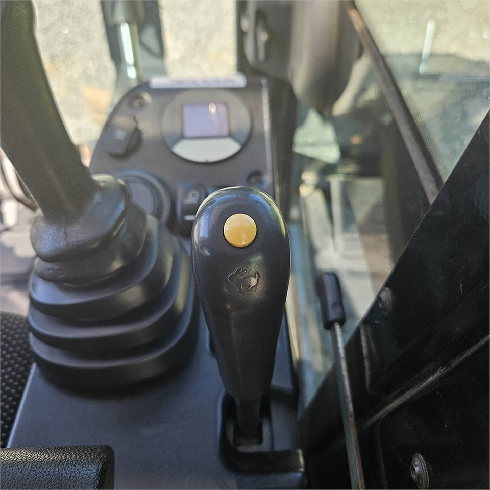 Mini excavator Schaeff TC22: picture 14