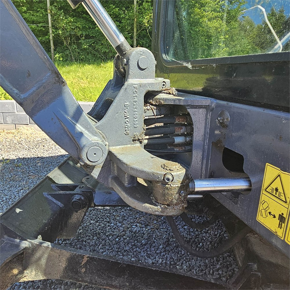 Mini excavator Schaeff TC22: picture 24