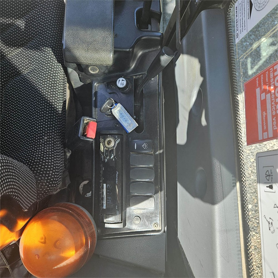 Mini excavator Schaeff TC22: picture 13