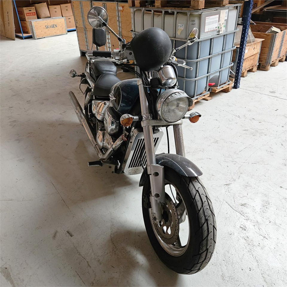 Motorcycle Suzuki Marauder VZ 800: picture 9