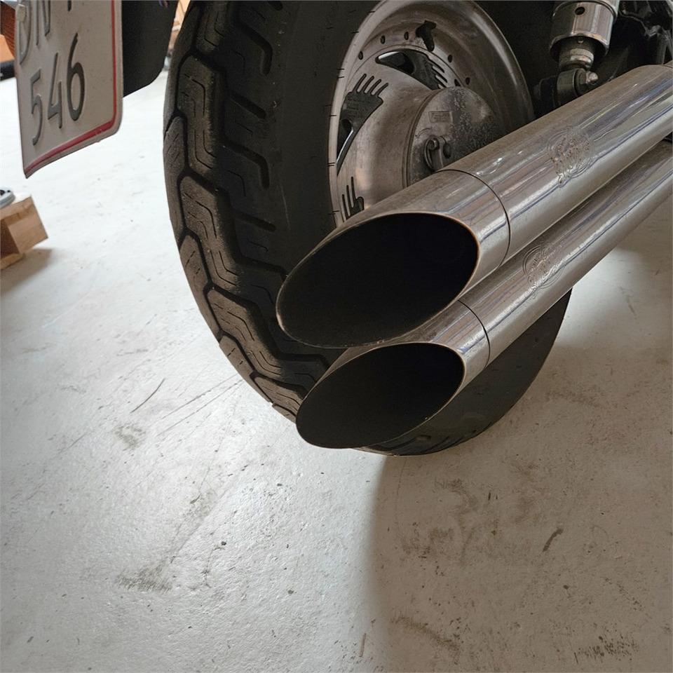 Motorcycle Suzuki Marauder VZ 800: picture 27