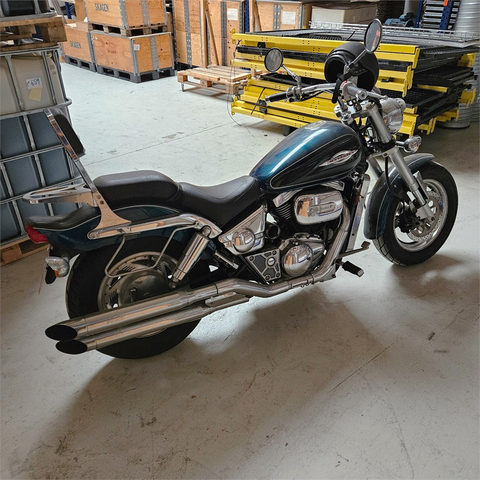 Motorcycle Suzuki Marauder VZ 800: picture 11