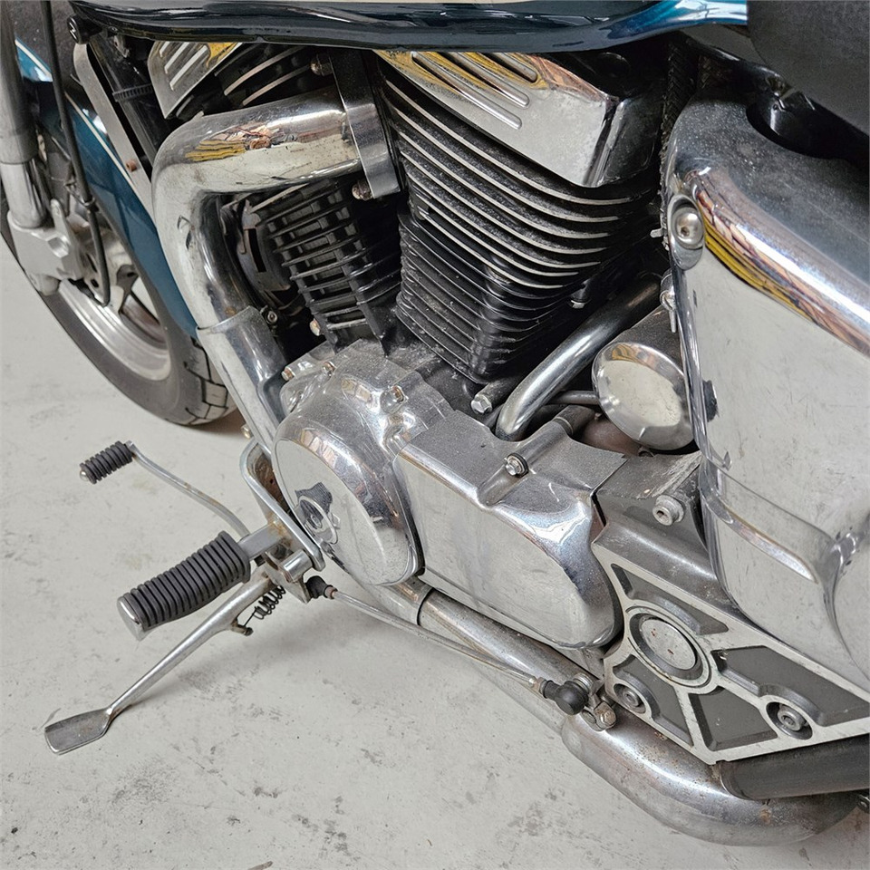 Motorcycle Suzuki Marauder VZ 800: picture 18