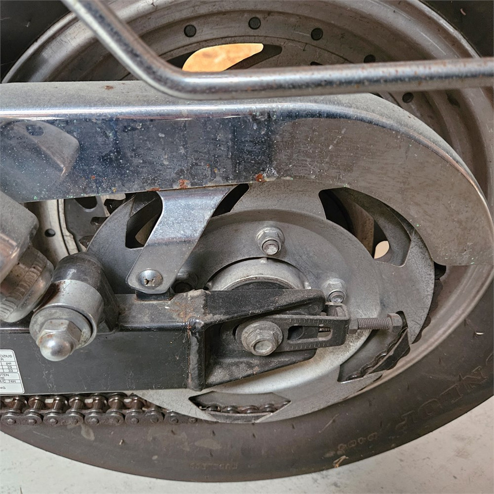 Motorcycle Suzuki Marauder VZ 800: picture 20