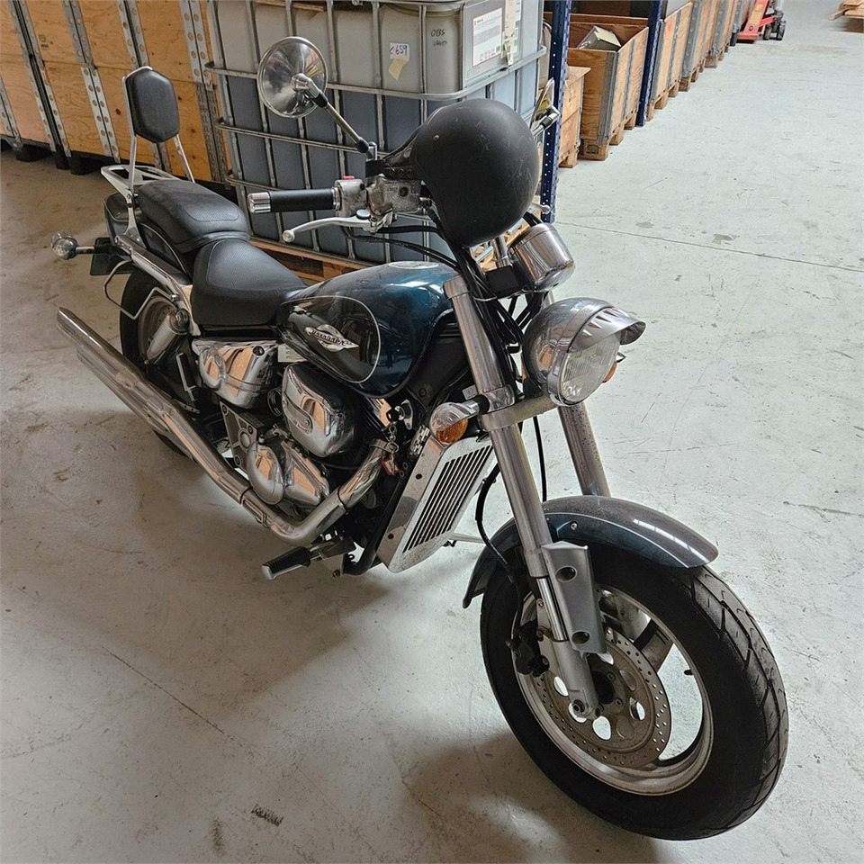 Motorcycle Suzuki Marauder VZ 800: picture 6