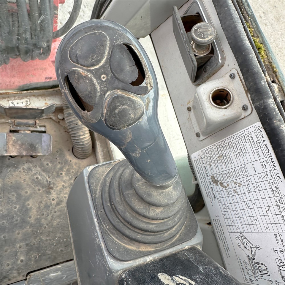 Mini excavator Takeuchi TB125: picture 12