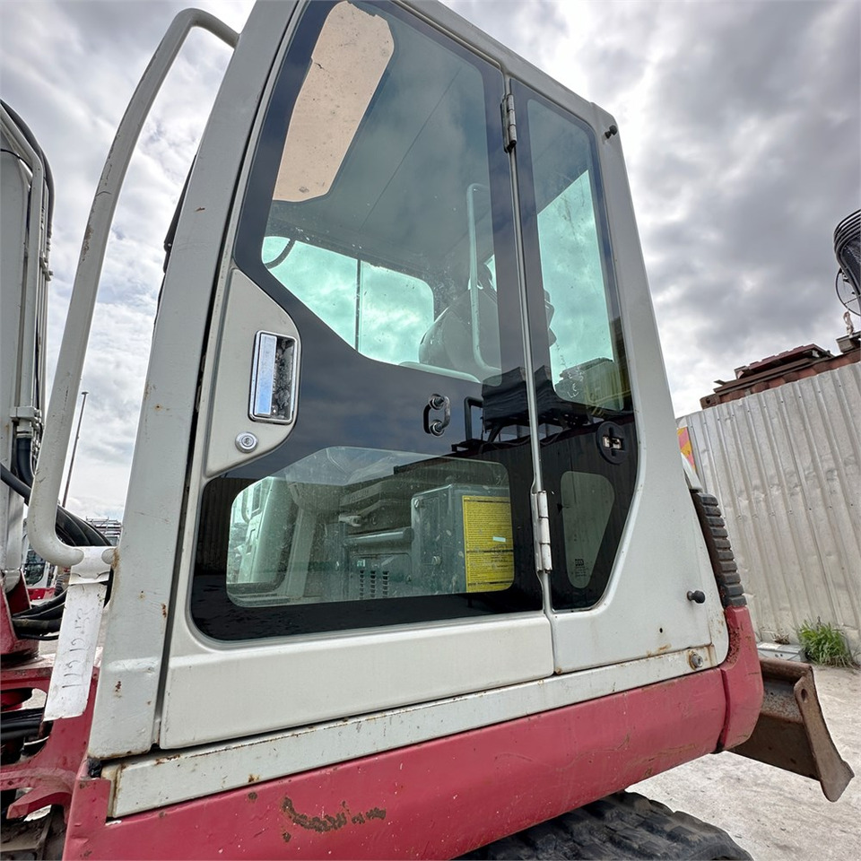 Mini excavator Takeuchi TB125: picture 9