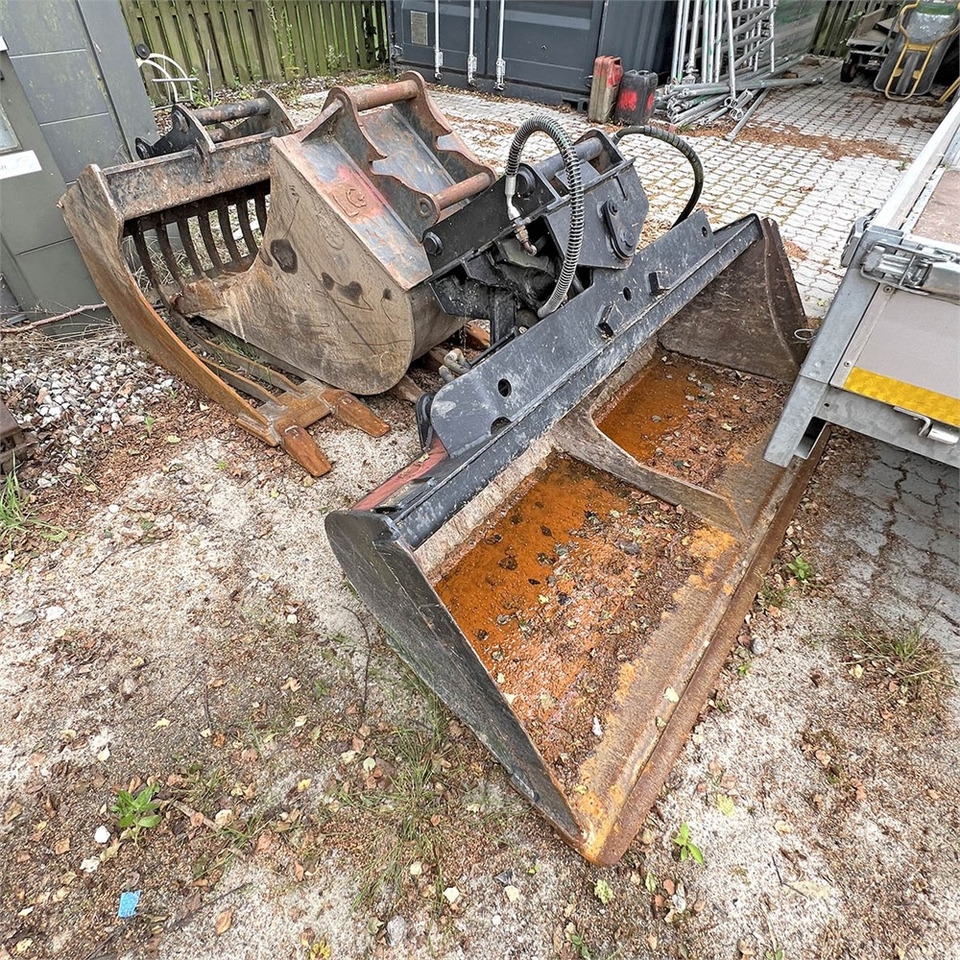 Mini excavator Takeuchi TB290: picture 27