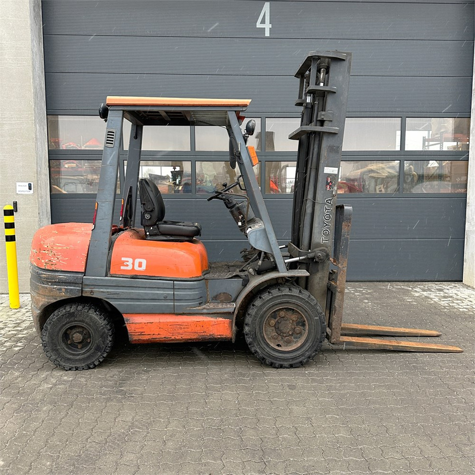 Forklift Toyota 02-6FDF30: picture 9