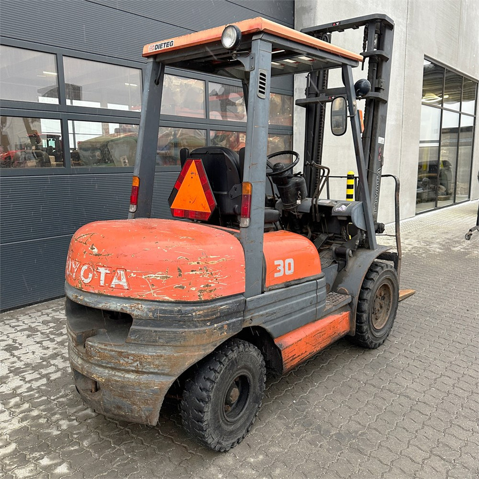 Forklift Toyota 02-6FDF30: picture 8