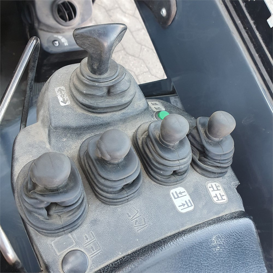 Leasing of Toyota Traigo 20 Toyota Traigo 20: picture 25 Leasing of Toyota Traigo 20 Toyota Traigo 20: picture 25