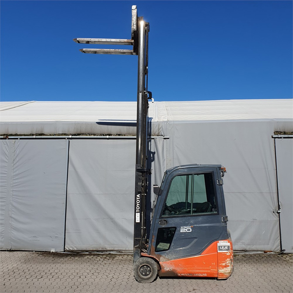 Leasing of Toyota Traigo 20 Toyota Traigo 20: picture 6 Leasing of Toyota Traigo 20 Toyota Traigo 20: picture 6