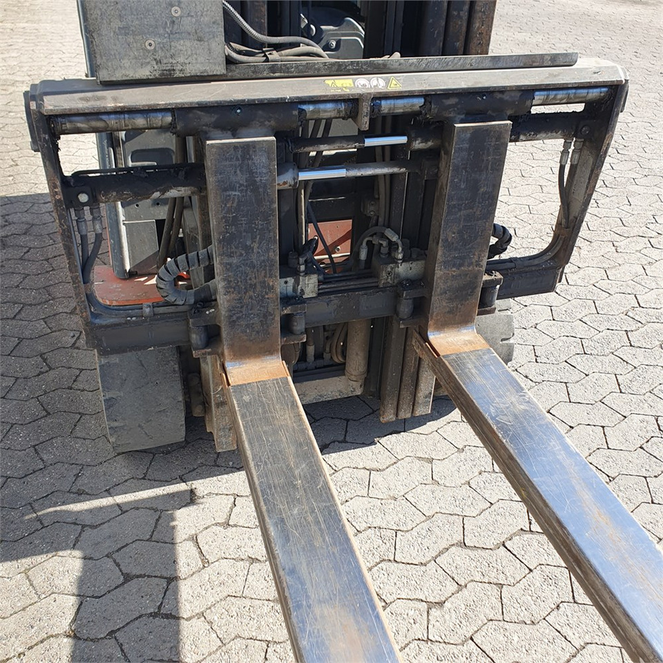 Leasing of Toyota Traigo 20 Toyota Traigo 20: picture 12 Leasing of Toyota Traigo 20 Toyota Traigo 20: picture 12